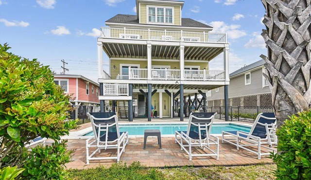 Landshark, Luxury Oceanfront Cherry Grove Home with Game Room and Pool in North Myrtle Beach