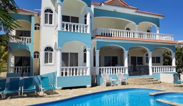 Large 6 bedroom, Luxury Villa with Pool, Ocean View, Fully Staffed, Near Beach! in Puerto Plata