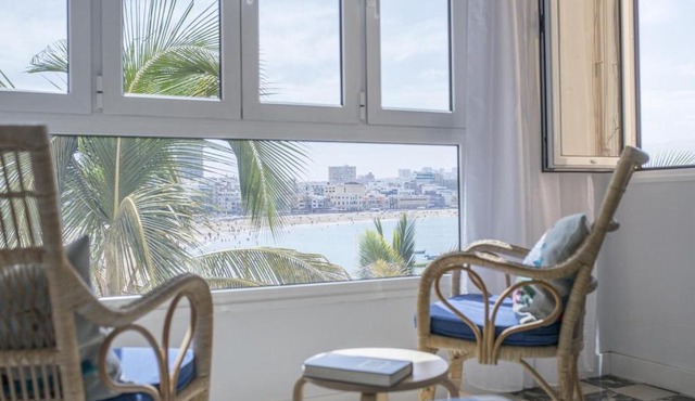 Lightbooking Las Palmas Canteras Beach in Las Palmas de Gran Canaria
