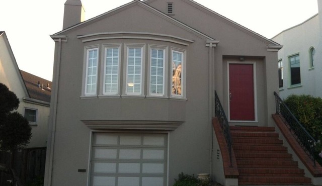 Local Style Living Inside the Big City! Two miles to UCSF and Golden Gate Park! in San Francisco
