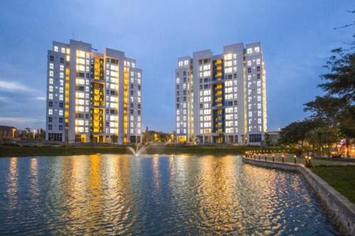 Lush Lakeside - Citra Luxury Apartments in Jakarta
