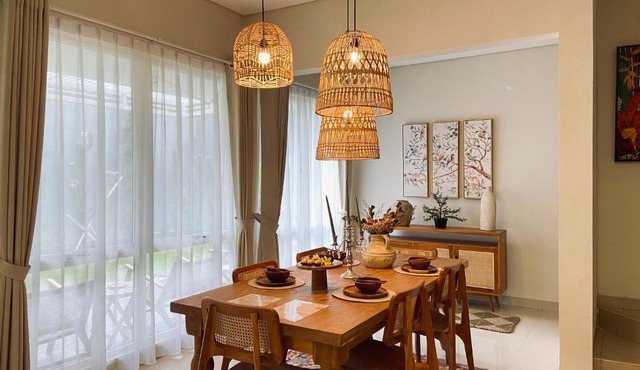 Luxury and Spacious Villa in Sentul in Babakan Madang
