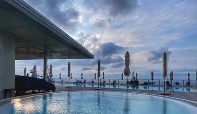 Luxury APT on Black Sea beach in lush UNESCO protected Batumi Botanical Gardens