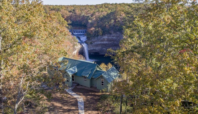 Luxury cabin above Desoto Falls in Mentone,AL; Central Time See “Overview” in Mentone