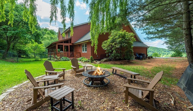Marshall Skyline Retreat: Blue Ridge Mountain Home | Hot Tub | Game Room in Marshall
