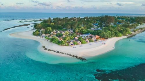 Maverick Surf & Dive Boutique Resort - Complimentary Airport Transport for Full Board Stays of 6 Nights or More
