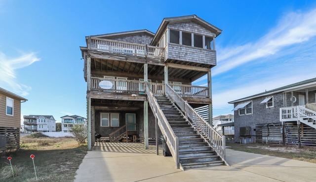 Miller Cottage - Semi OF Home in Kitty Hawk with Hot Tub in Kitty Hawk