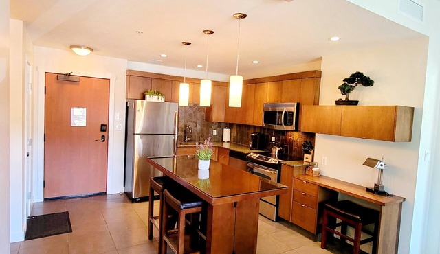 ✫ Modern 2 bed 2 bath condo w/pool & hot tub at the base of ski hill in Kimberley