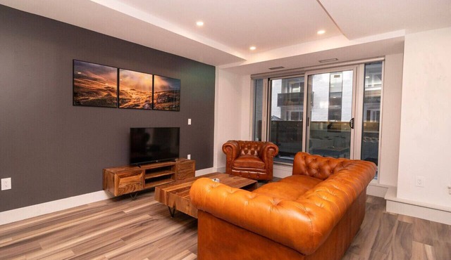 Modern Downtown 2BD/2BA Suite w/Balcony, Gym & City Views in Halifax