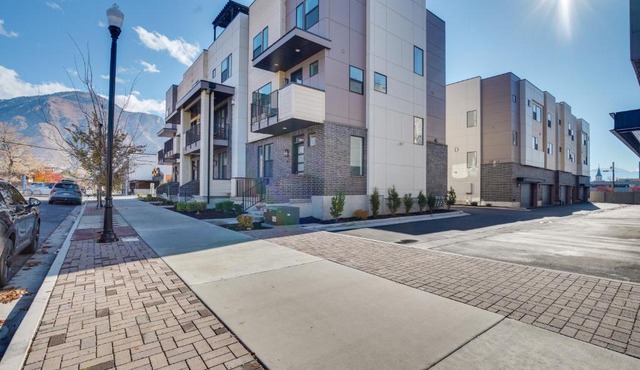 Modern Downtown Provo Townhome w/Balcony! in Provo