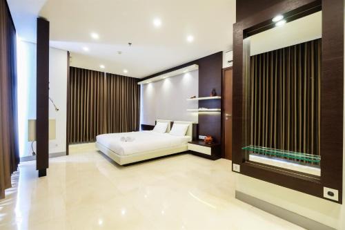 Modern Elegant Design 2BR L'Avenue Apartment By Travelio in Jakarta
