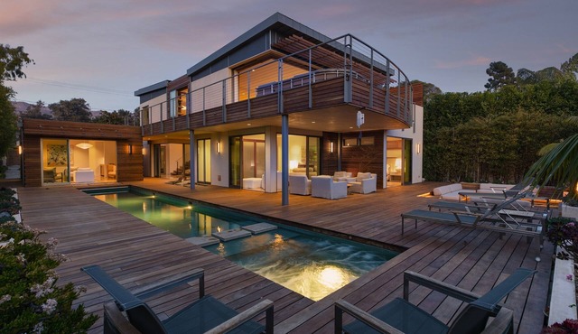 Montecito Villa | Pool & Butterfly Beach in Montecito