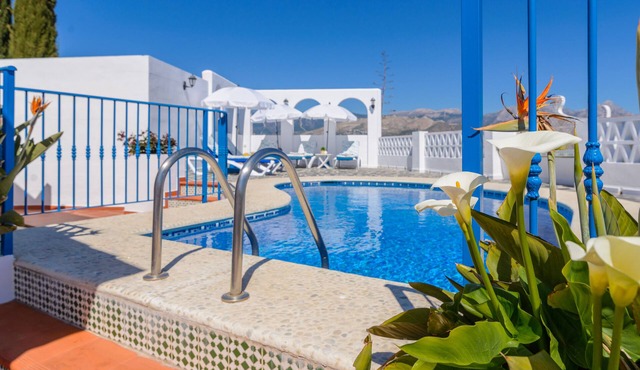 Moorish-Style Mountain Villa: Stunning 360° Views, Pool & Hot Tub in Torrox
