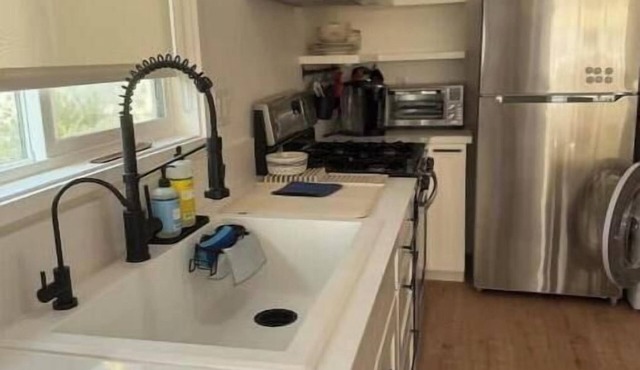 NEW Cozy Studio City Guesthouse in Prime Location in Los Angeles