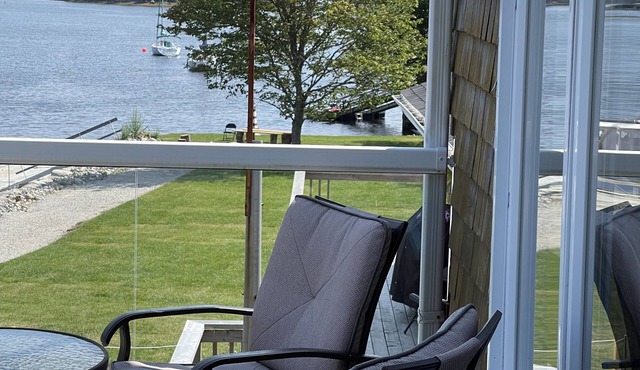 Oceanfront 2BR Private Apartment in Head of Saint Margarets Bay
