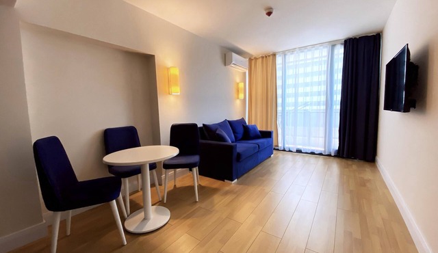 OrbiCity - Apartment - Sleeps4 - Seaside - Parking