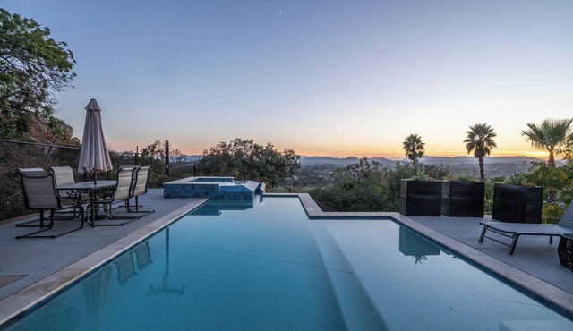 Perched on a Hillside: Amazing Views w/Pool & Spa! in Escondido
