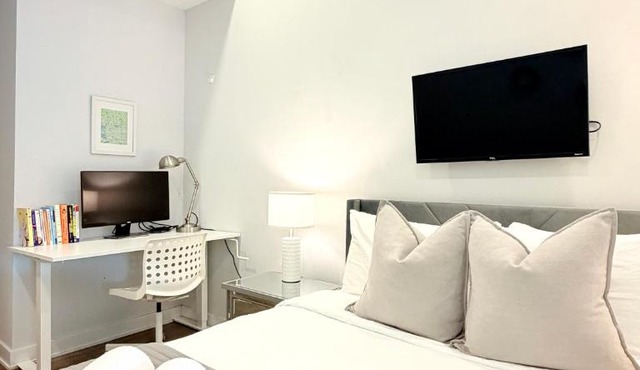 Private Kitchen, Walk to everything, PPAC & Convention Center in Providence