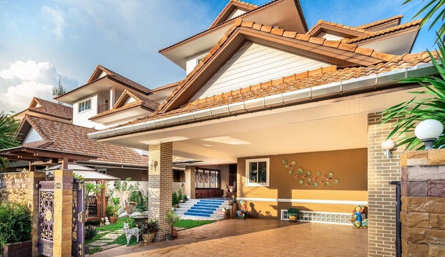 Private Pool Villa Free Airport Transfer. in Phuket
