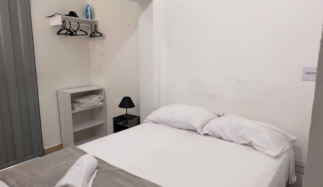 Private studio with TV and private bathroom. in Belo Horizonte