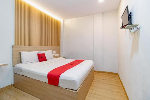 RedDoorz Plus at Suba Hotel Tanjung Duren in Jakarta