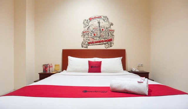 RedDoorz Plus near Plaza Blok M in Jakarta