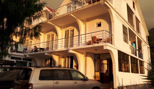 Rezo's House
