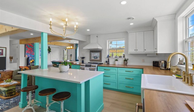 Samuelson House | Quidi Vidi | Deck + Spa Bath in St. John's