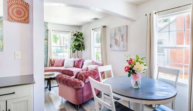 Sea Shell Cottage Near Downtown & UCR in Riverside