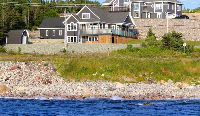 Seal Cove B&B - Entire 2 Bedroom Ocean View Apartment- ATV Trail- Heated Floors in Conception Bay South