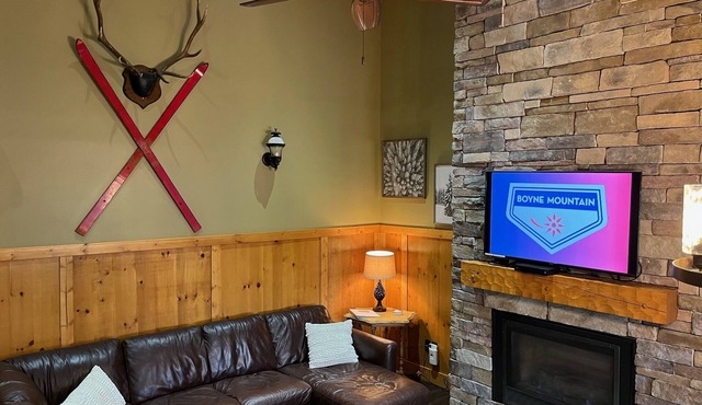 Ski In & Ski Out - Boyneland Lift in Boyne Falls