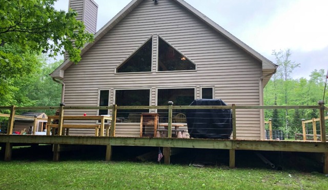 Snowmobile, Skiing, and Outdoor Paradise/Cabin in Niagara