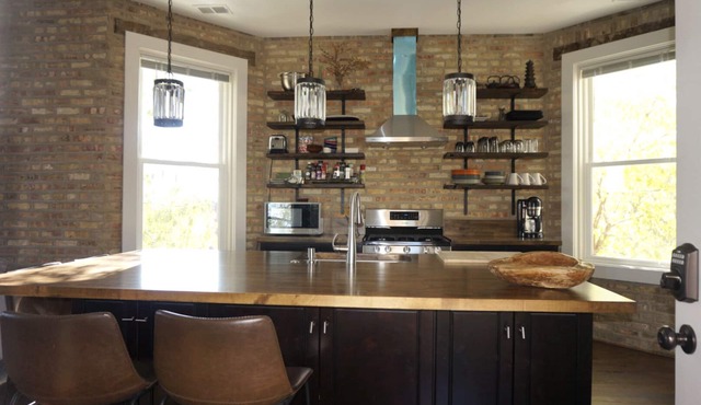 Soft Palate & Warm Bricks At A Rogers Park Home in Chicago