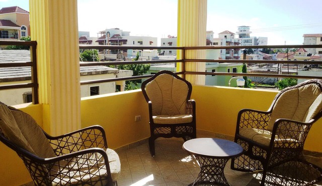 Spacious Apartment with 3 Single Beds Near SDQ Airport Free Wi-Fi & Parking in Santo Domingo Este