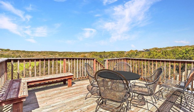 Spacious Ranch Lake Retreat Hot Tub, Tesla Charger in Canyon Lake