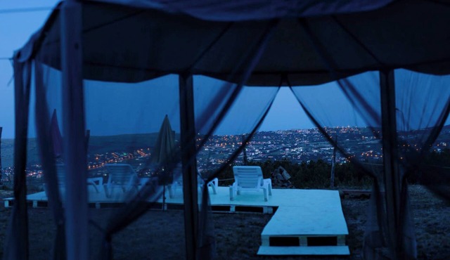Spacious villa with 6 bedrooms and WiFi, AC in fabulous Tbilisi