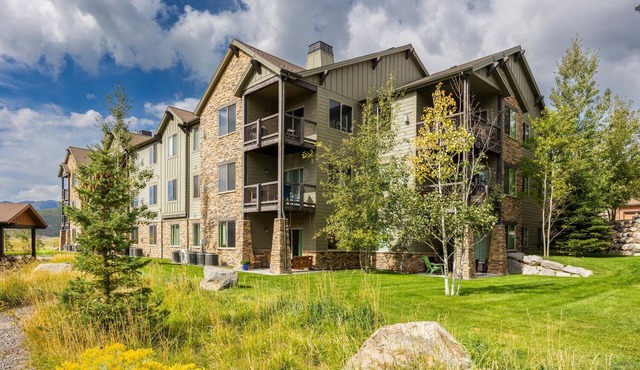 Stunning Luxury Single Level Condo! Brand New! Best Location in Black Rock! in Heber