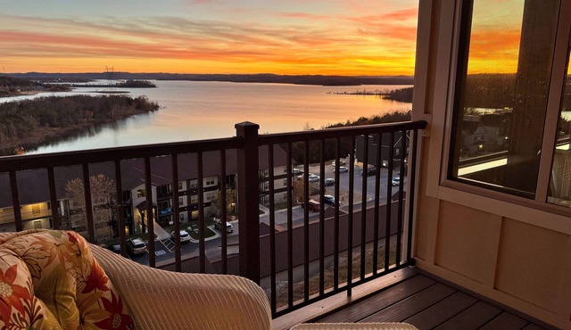 Stunning Penthouse Condo with Elevator and Breathtaking Table Rock Lake Views! in Branson