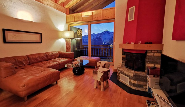 Stylish loft with a great panoramic view in Veysonnaz
