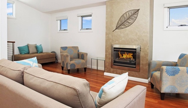 Surf Mist – contemporary seaside duplex. in Gerroa
