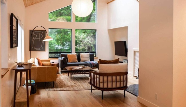 The Wild Kindness: Modern Seclusion in a 3bd home in Sea Ranch