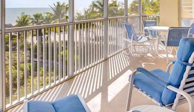 Unparalleled Direct Gulf Views from this Elegant, Spacious, Penthouse Condo in Sanibel