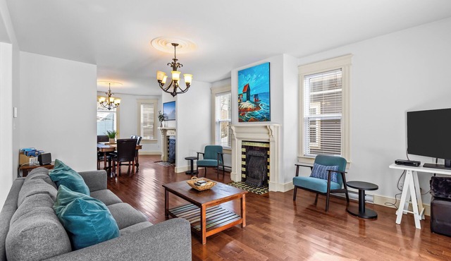 Victorian 4BR 2.5BA 2Parking Near Parks & DT in St. John's