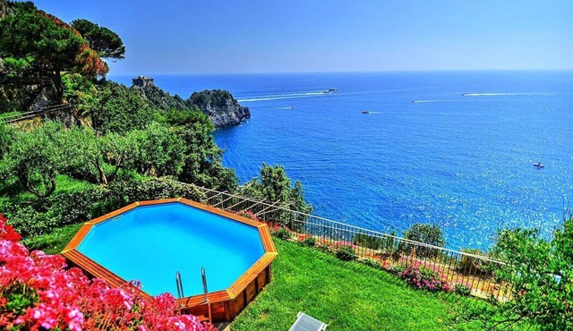 Villa Amaltea: A bright three-story villa built sheer above the sea, with Free WI-FI. in Conca dei Marini