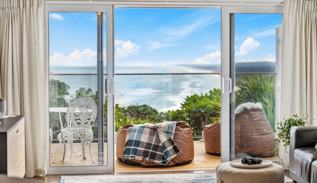 Waiata Manu Muriwai Birdsong Apartment Breathtaking Views! in Muriwai