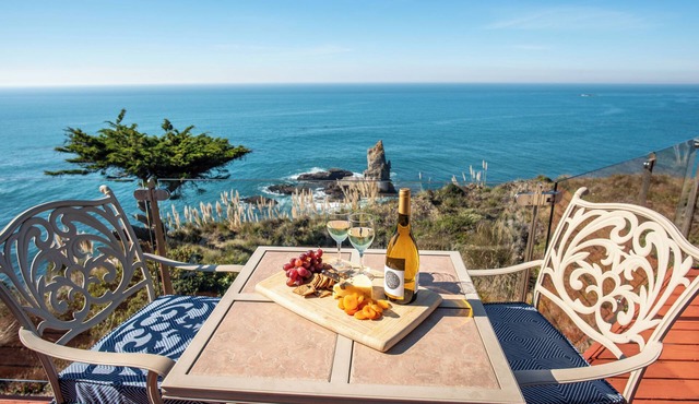 Waves End, by Vinifera Homes in Gualala