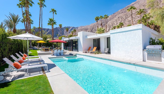 Where Mid-Century Modern Meets The Mountain in Palm Springs
