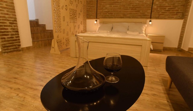 Wine underground style appartment in the oldest town