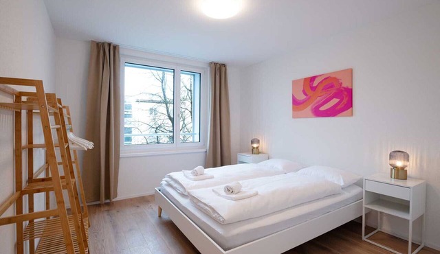 ZH Pink GF - Letzigrund HITrental Apartment in Zurich