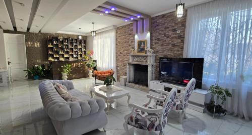Zizi Apartment